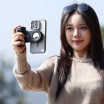 Ulanzi MA35 MagSafe Bluetooth Smartphone Camera Shutter and Grip - Image 3